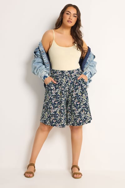 Yours Marineblauwe Shorts Met Fijne Bloemenprint Size 48