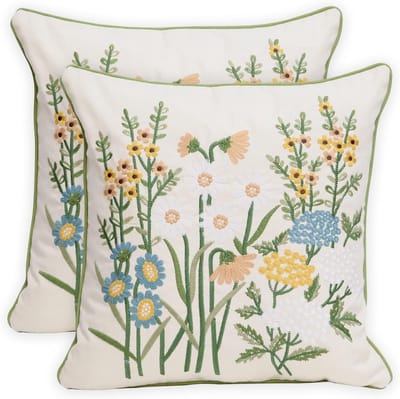 Set van 2 Sierkussenshoezen 45x45 cm - Boerderijthema met Gele Madeliefjes - Sierlijk Geborduurd