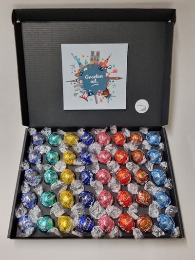 Chocolade Ballen Proeverij Pakket Groot | 40 stuks Lindt chocolade met Mystery Card 'Groeten Uit...' met persoonlijke (video)boodschap | Chocoladepakket | Feestdagen box | Chocolade cadeau | Valentijnsdag | Verjaardag | Moederdag | Vaderdag