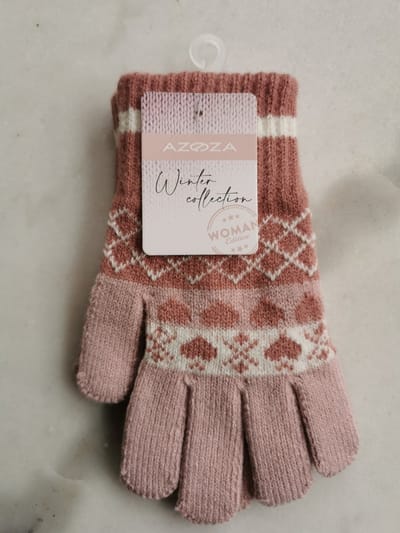 warme dameshandschoenen met ruiten en hartenmotief lichtroze, roze en wit van kleur one size