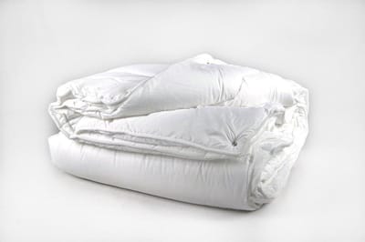 Dekbed-Ultra Soft 4-seizoenen - Tweepersoons/Lits-jumeaux - 240x220 cm - Anti Allergie - Wasbaar -Wit