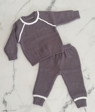 Gebreide Baby & Peuter Jongens Kledingset "Aubergine", verkrijgbaar in de maten 68 t/m 86