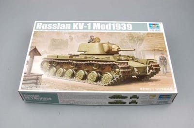 Trumpeter 01561 KV-1M 1939 – 1:35 Schaalmodel Russische Zware Tank