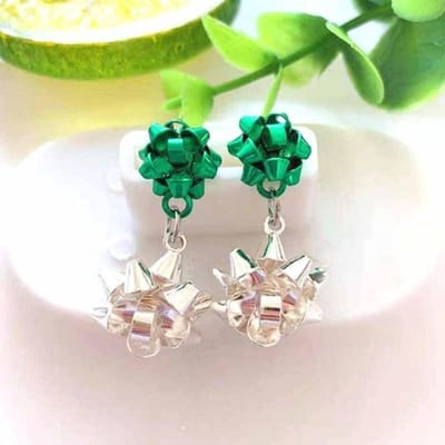 Oorbellen Voor Vrouw Creatieve Kerstoorbellen Eenvoudige Metalen Bloem Geometrisch Creatieve Mode Driedimensionale Strik Dames zilver