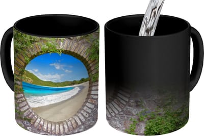Magische Mok - Foto op Warmte Mokken - Koffiemok - Strand - Zee - Doorkijk - Magic Mok - Beker - 350 ML - Theemok