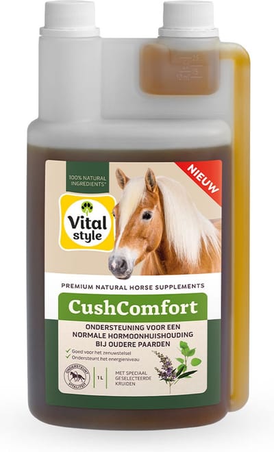 Vitalstyle CushComfort - Paarden Supplementen - Ondersteuning voor een normale hormoonhuishouding bij oudere paarden - Goed voor het zenuwstelsel - Ondersteunt het energieniveau - 1L