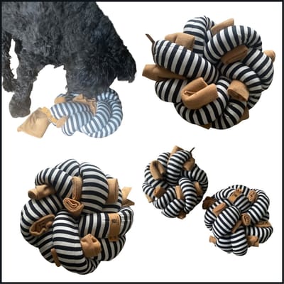 Snuffelkussen voor honden zwart/wit gestreept met camel. Maat 1. Hersenwerk voor honden. MadeByShuko. Knoopkussen - speelkussen - snuffelmat - brainwork - voerpuzzel - hondenpuzzel - slowfeeder - fun toy for dogs - honden intelligentiespeelgoed