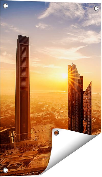 Gards Tuinposter Dubai Stad bij Zonsopgang - 40x60 cm - Tuindoek - Tuindecoratie - Wanddecoratie buiten - Tuinschilderij