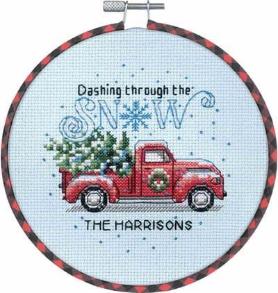 Dimensions Holiday Family Truck borduren (pakket) inclusief borduurring