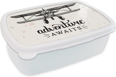 Broodtrommel Wit - Lunchbox - Brooddoos - Spreuken - Quotes - Adventure awaits - Vliegtuig - 18x12x6 cm - Volwassenen