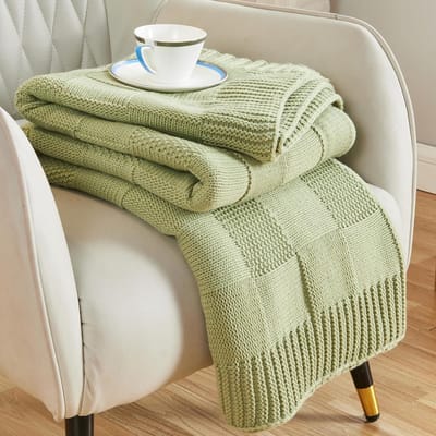 Gebreide Plaid - Woondeken Deken - Bank en Bed - Geruit Gebreid Patroon - 127 x 152 cm - Saliegroen