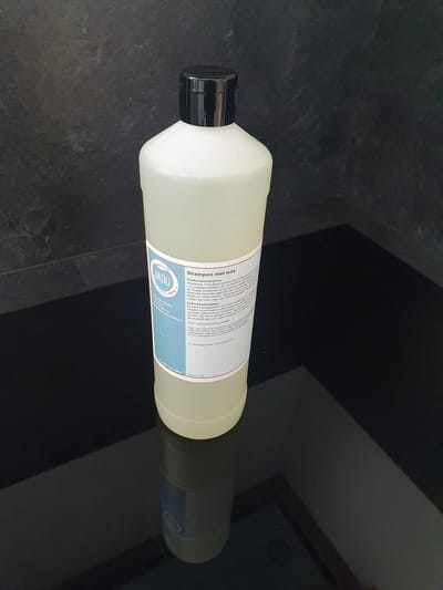 JaDu- Auto shampoo met was