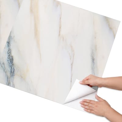Coloray Meubel Wrap Folie - Romig Meubelfolie - 75x150 cm - Decoratiefolie Zelfklevend Licht marmer - Meubelfolie Zelfklevend - Klassiek Meubelfolie - Wrapfolie Keuken - Wanddecoratie - Texturen
