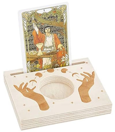 Houten Tarot Kaart Stand met Gesneden Maan en Hand Patroon - Rechthoekige Altaar Display Voor Waarzeggerij decoratie