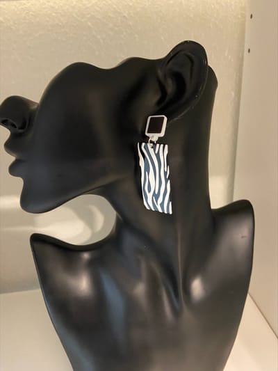 oorbellen met zebraprint geocharme | | Make up | Parfum | Moederdag | Verjaardagscadeau| Cadeautje| Valentijnsdag| Kado | sieraden | vaderdag | oorbellen | oorsieraden