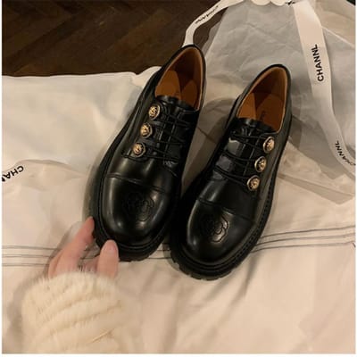 Damesloafers met dikke zolen van zacht fluweel met dikke hakken en geborduurde retro dames kleine leren schoenen met één pedaal. 40