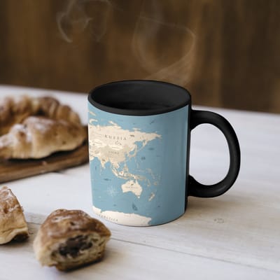 Magische Mok - Foto op Warmte Mokken - Koffiemok - Wereldkaart - Oceaan - Realistisch - Blauw - Magic Mok - Beker - 350 ML - Theemok