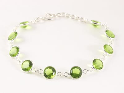 Fijne zilveren armband met peridoot
