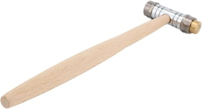 Kleine dubbele hamer van messing en plastic voor delicate ambachten en sieraden met ergonomisch ontwerp en comfortabele grip