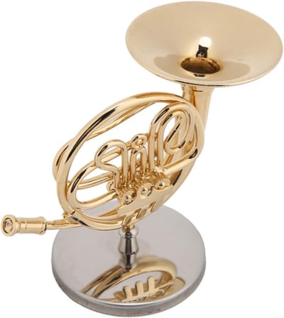 Miniatuur Franse Hoorn 10 cm Gouden Replica met Standaard Instrumentenornamenten voor Kerstcadeaus en Decoratie