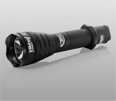 ArmyTek Viking XP-L warm Handlamp werkt op een accu LED 1150 lm 432 h 126 g