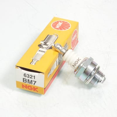 Bougie d'allumage NGK pour Auto BM7 / 6321 Neuf