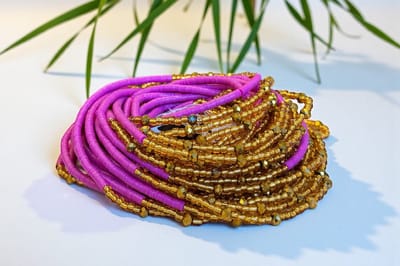 AfricanFabs® Waist Beads / Afrikaanse Heupketting - Kelso - Paars / goud (Traditioneel niet-elastisch koord) - Buikketting - Taille ketting