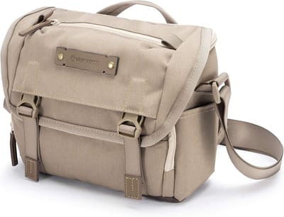 Moderne Schoudertas voor Spiegelloze Camera en Personal Gear, Beige