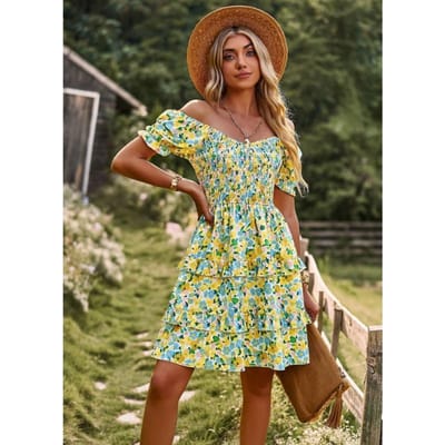Franse romantische jurk voor lente en zomer met bloemenprint, korte mouwen en taartrok. XL beige
