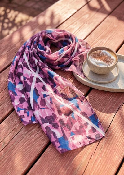 Sjaal in bessenkleuren - bessen / gedess. - Gr. Standaardmaat van Goldner Fashion