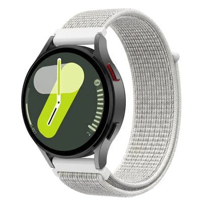 By Qubix - Sport Loop nylon bandje 20mm - Wit - Geschikt voor Samsung Galaxy Watch 7 (40 & 44mm) - Galaxy Watch FE - Galaxy Watch 6 - Galaxy Watch 6 Pro - Galaxy Watch 5 - 5 Pro - Galaxy Watch 4 - 4 Classic - Active 2 - Watch 3 (41mm)