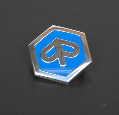 blauw verchroomd clip-on voorschort logo embleem voor piaggio liberty scooter 1b003766 nieuw