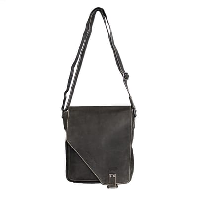 Zwarte Schoudertas Leer Met Een Overslag Klep En Twee Magneetsluitingen – Crossbody Bag Zwart Leer