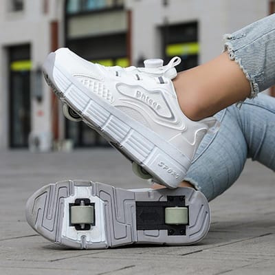Chaussures de course pour enfants Garçons et filles Chaussures Burst Chaussures volantes à double roue Chaussures à roulettes Patins à roulettes pour filles Nouveau 31 white