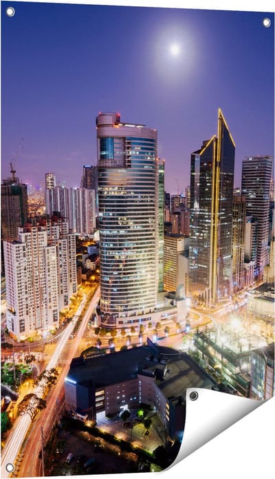 Gards Tuinposter Makati Stad Skyline in de Nacht in Thailand - 60x90 cm - Tuindoek - Tuindecoratie - Wanddecoratie buiten - Tuinschilderij