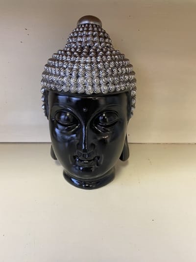 Decoratieve Boeddha - zwart + zilver - hoogte 22 cm x 16 x 7 cm - polyresin - Woonaccessoires