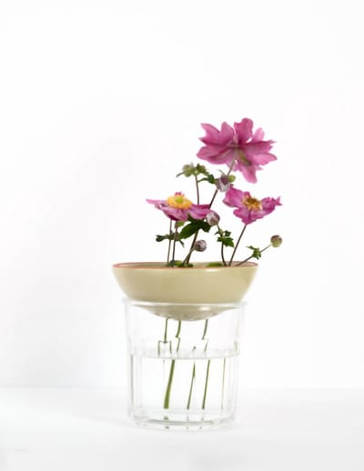 Bobèche Bloemschikken - Wit gevlekt – Bloemenprikker – Keramiek – Bloemschikker – Tafeldecoratie – Schikken – Sierbloemen – Droogbloemen – Verse bloemen – DIY – Botanisch – Gift – Cadeau – Styling – Huisdecoratie – Floral – Home styling