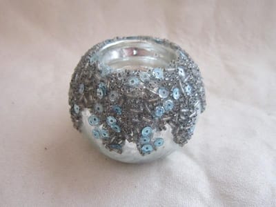 ZoeZo Design - 2 stuks - waxinelichtjeshouder - kerst / kerstbalstyle - glas - ijsblauw - blauw - 7 x Ø 9 cm - glitter