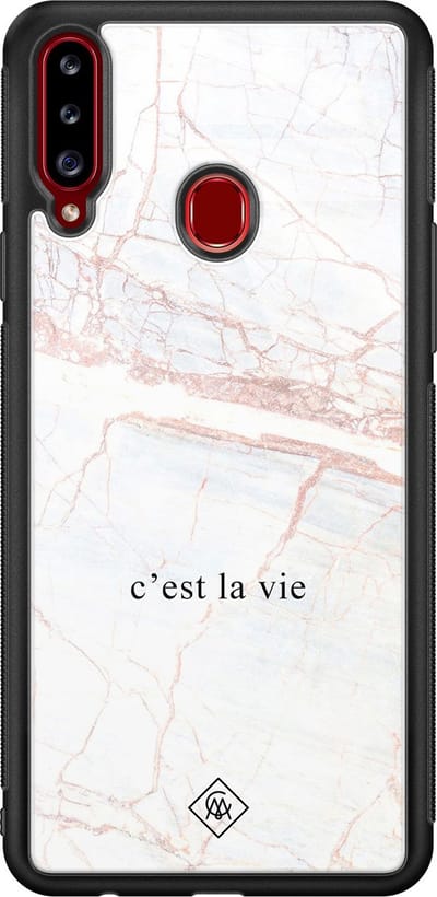 Casimoda® hoesje - Geschikt voor Samsung Galaxy A20s - C'est La Vie - Luxe Hard Case Zwart - Backcover telefoonhoesje - Bruin/beige