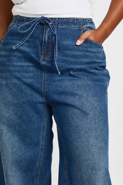 boohoo Dames Plus Tie Waist Channel Insert Wide Leg Jean | Dark Wash | Maat: 16