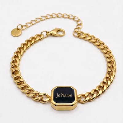 Armband met graveer, Armband met naam, Armband - gepersonaliseerd - goudkleurig - met zwart naamplaatje - schakelarmband - verstelbaar, Armband met naamplaatje ,graveerarmband