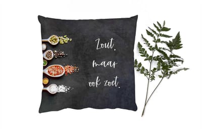 Sierkussens - Kussentjes Woonkamer - 50x50 cm - Spreuken - Koken - Zout, maar ook zoet - Quotes - Specerijen