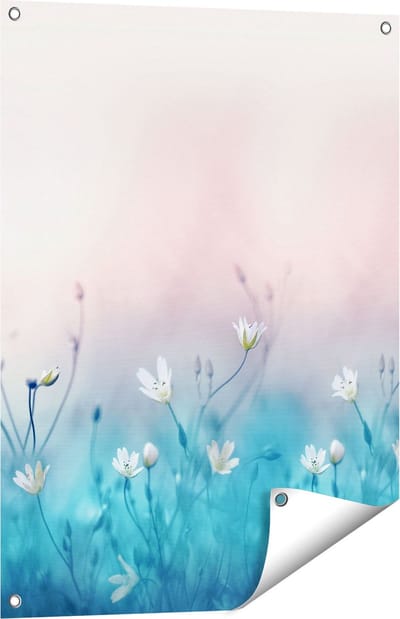 Gards Tuinposter Witte Bloemen op een Blauw Achtergrond - 60x80 cm - Tuindoek - Tuindecoratie - Wanddecoratie buiten - Tuinschilderij