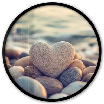 Poster in lijst Rond - Fotolijst 40x40 cm - Posters - Hart - Stenen - Natuur - Keien - Zen - Kiezelstenen - Ronde posterlijst zwart - Decoratie - Wanddecoratie woonkamer - Muurdecoratie slaapkamer