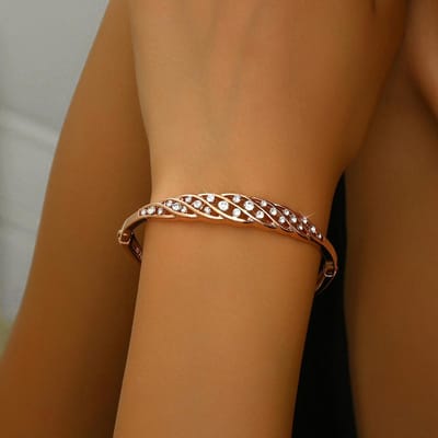 1PC Dames Mode Trend Minimalistisch Kleine Pruimenbloesem Armband Datum Reizen Banket Feest Vakantie Kleding Cadeau