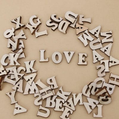 MerkIoos Houten letters - Knutselen & Scrapbook decoratie - 200 stuks