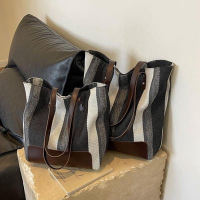 Nieuwe Trendy Dames Gestreepte Schoudertas Modieuze Casual Handtas met Grote Capaciteit Textuur Commuter Okseltas Small black