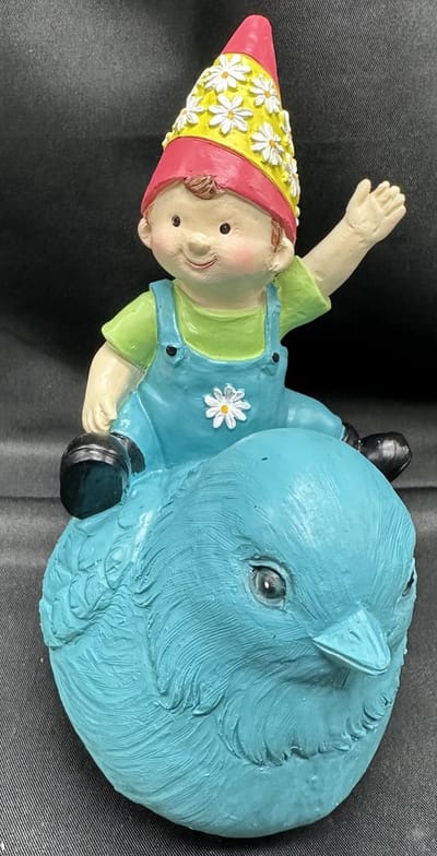 Decoratief polyresin dier "jongen op vogel - meerkleurig - hoogte 14x12x5 cm - Woonaccessoires - Decoratieve beeldjes