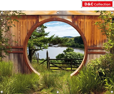 D&C Collection - 130x95 cm - tuinposter - doorkijk - gat in houten schutting - hek in weiland met water - Hollands landschap - omgezoomd met 6 ringen - balkon decoratie
