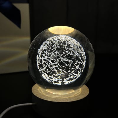Klarigo® Nachtlamp – 3D LED Lamp – Glazen Bol – Warm Licht – Bureaulamp – Nachtlampje Kinderen – Creative lamp